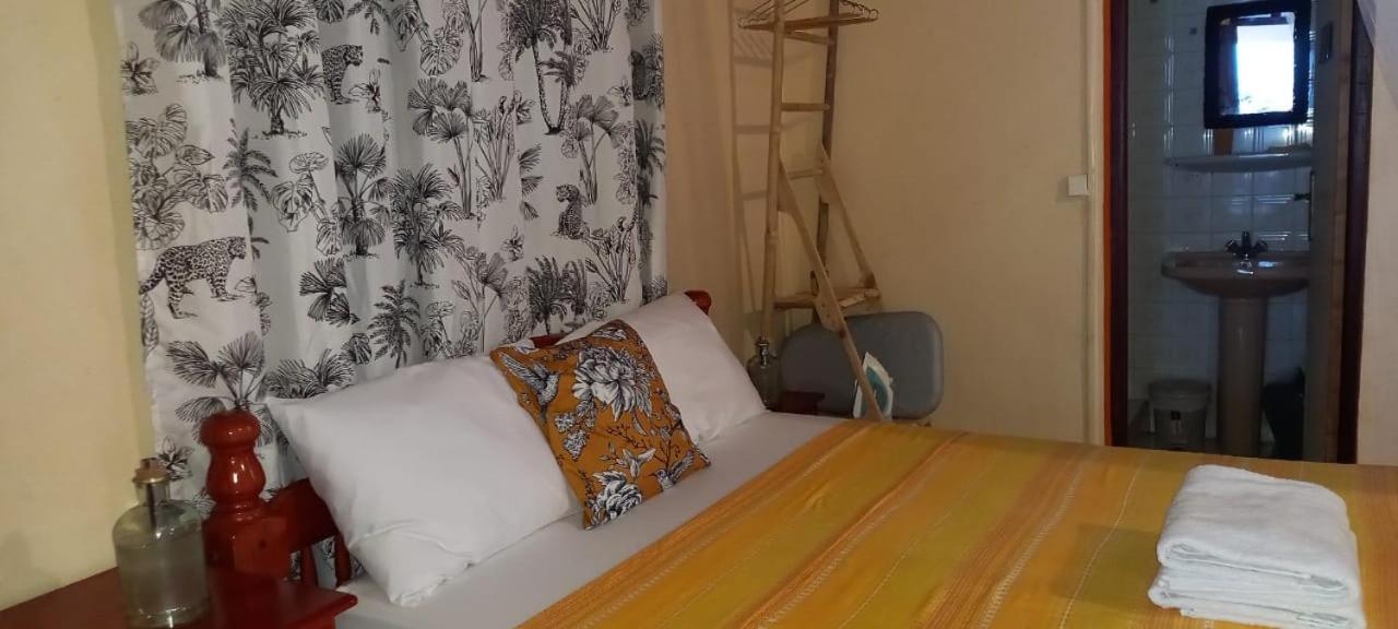 Appartamento Localiz Grand-Bourg  Esterno foto